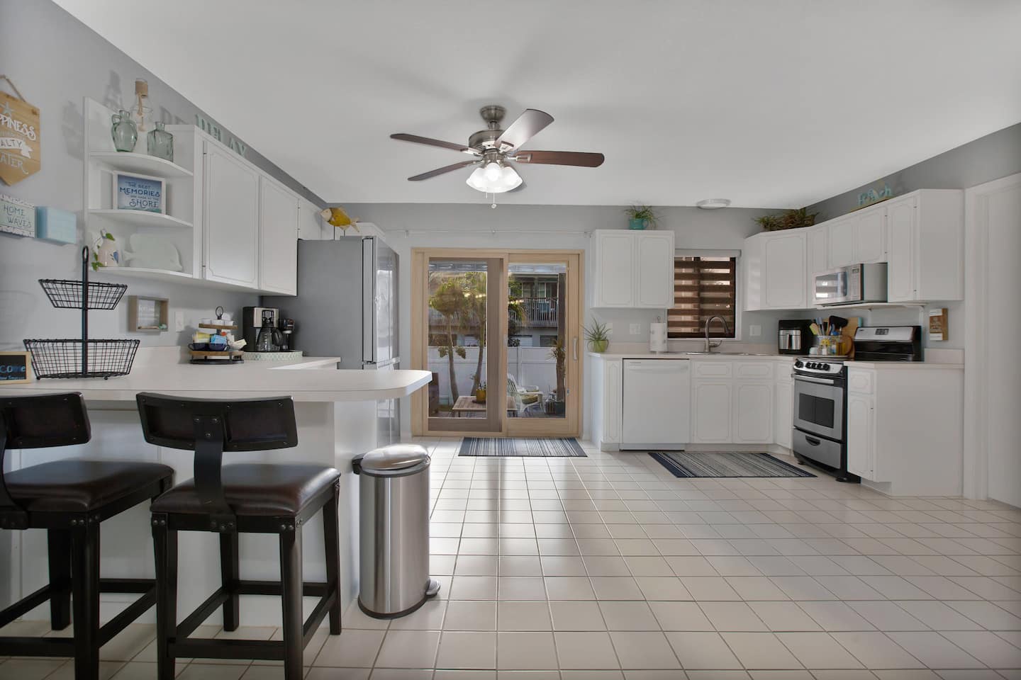 Relaxing Beach Retreat — Kitchen